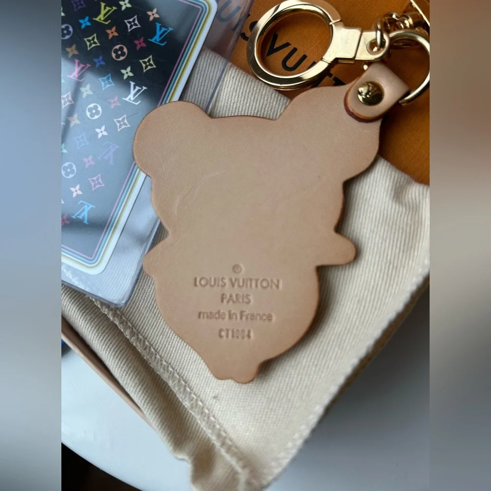 Louis Vuitton X Murakami Porte Cles Panda Key Ring + Panda LV collectible card - Picture 8 of 16